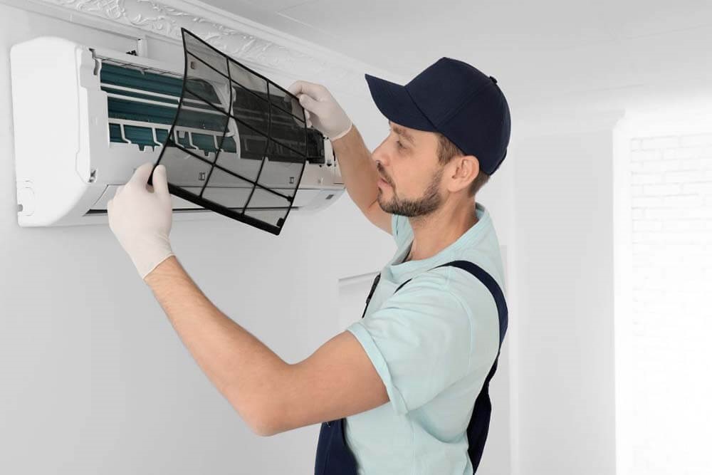 Các dòng máy lạnh và linh kiện Daikin sẽ được bảo hành 12 tháng