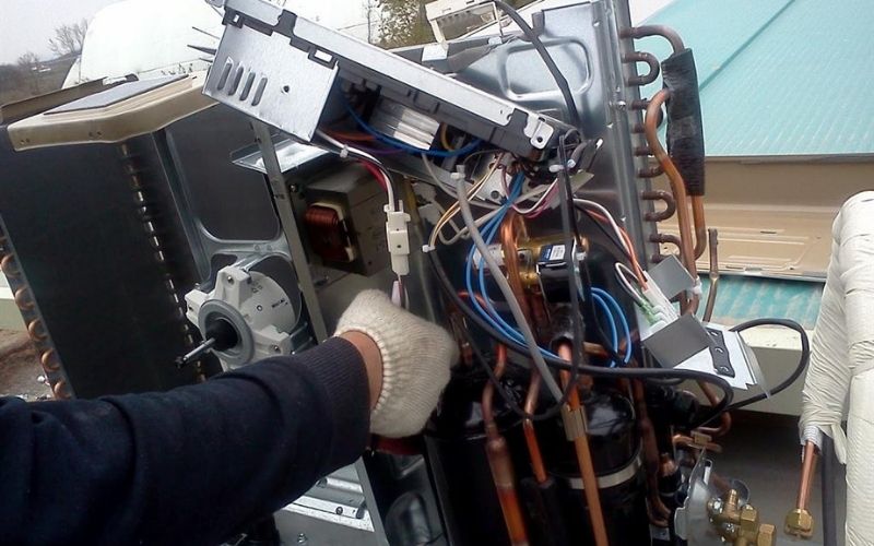 Liên hệ trung tâm bảo hành Daikin chính hãng để sửa lỗi J6